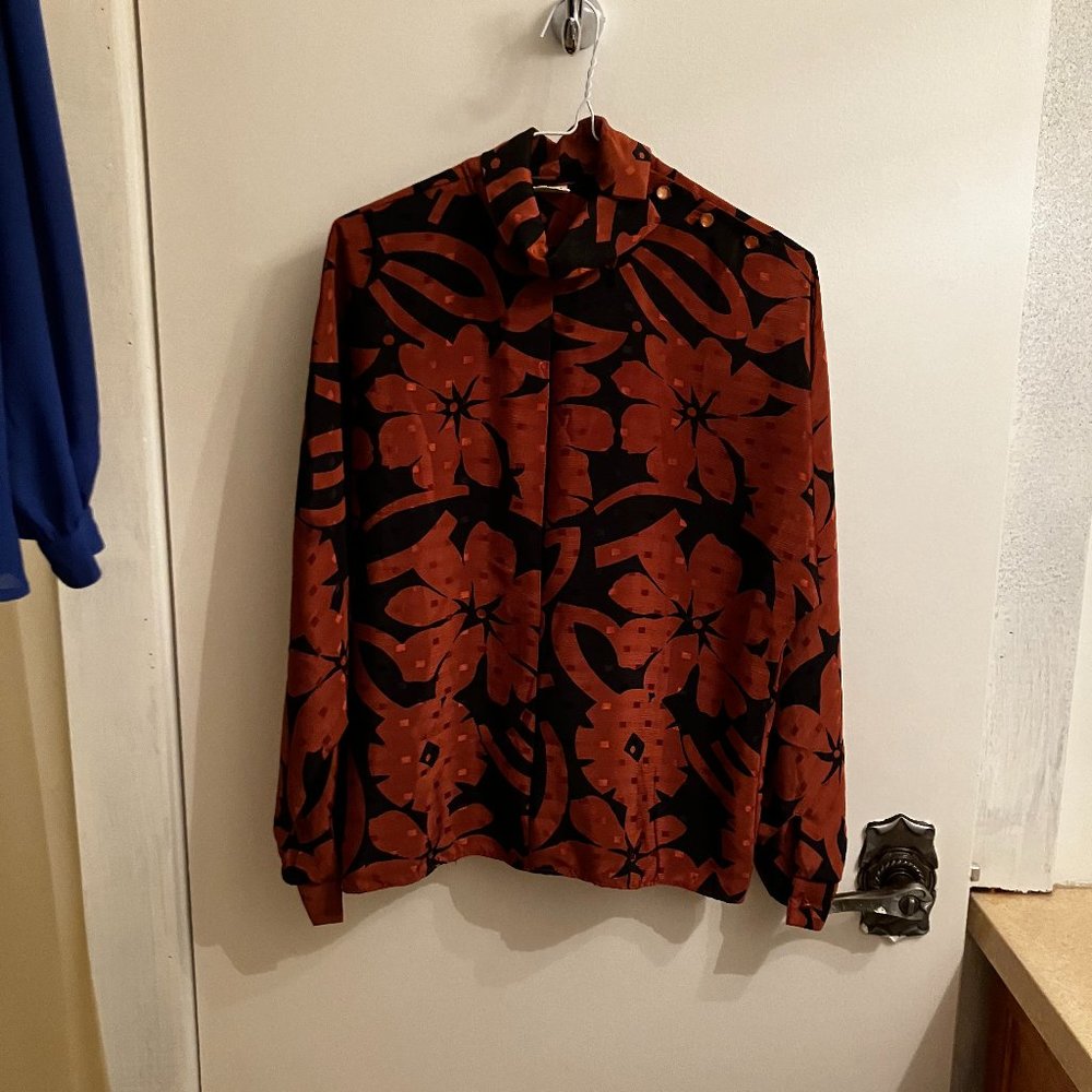 Elite size 8 black and copper blouse